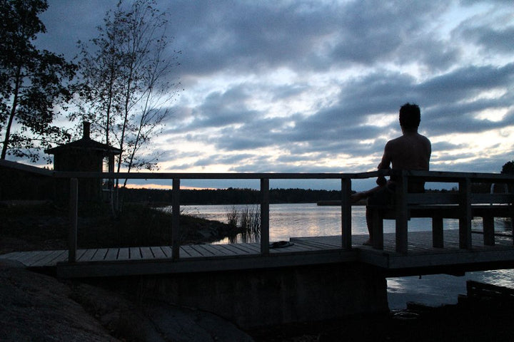 「フィンランドサウナのルーツを求めて」友人や家族と貸し切りで楽しむ湖畔のサウナコテージ ロマヒュッパウス・サウナ